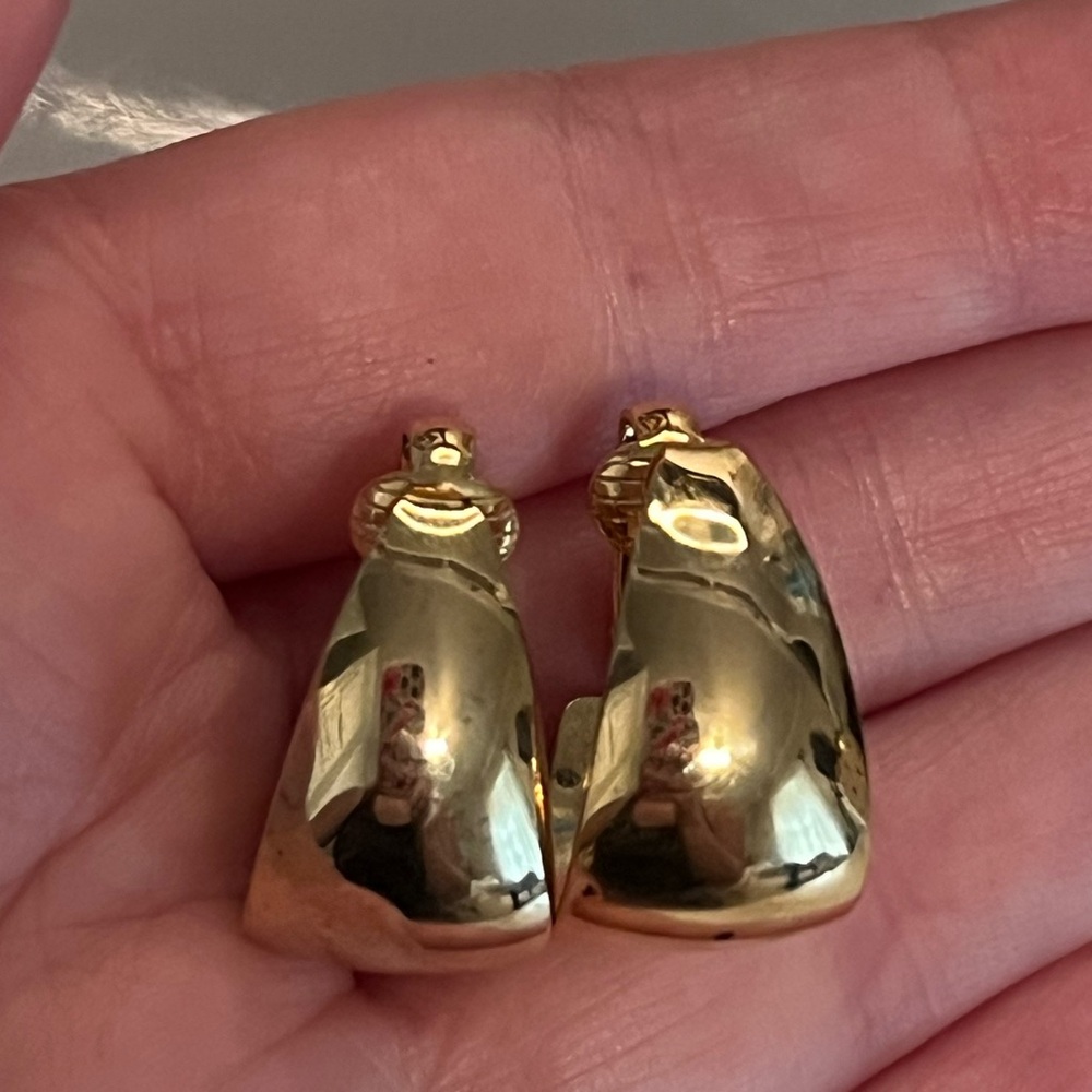 Small Gold Huggie Hoop Earrings